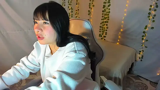 Zulema R1 online show from 11/09/25, 03:43