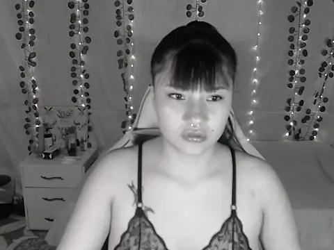 Zulema R1 online show from 09/27/25, 03:56