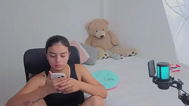 valerihouse online show from 04/01/26, 02:13