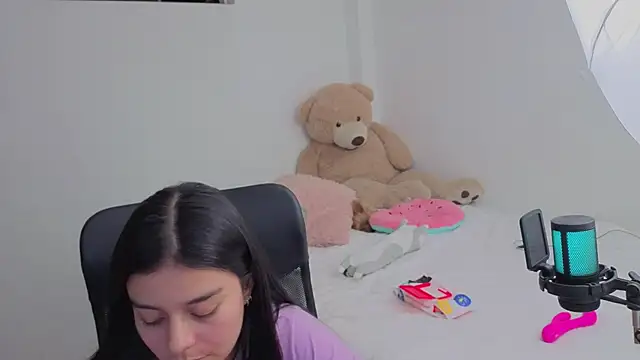 valerihouse online show from 04/07/26, 01:07