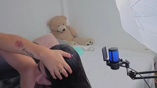 valerihouse online show from 04/14/26, 01:10