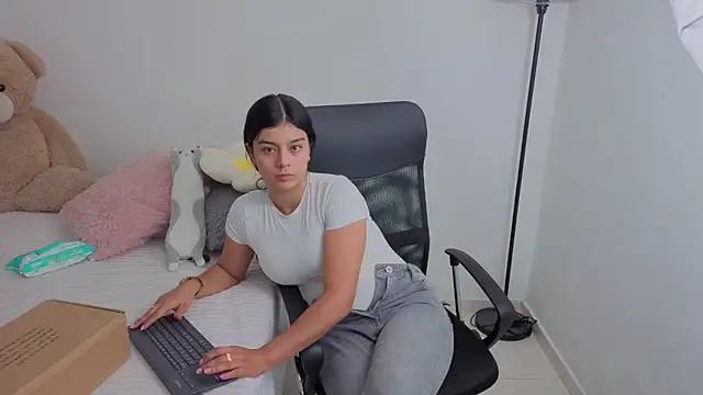 valerihouse online show from 11/16/25, 12:26