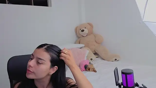 valerihouse online show from 12/14/25, 12:50