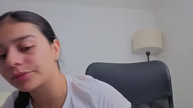 Snapshot of valerihouse chatting on 10/01/25, 11:52 valerihouse online show from 10/01/25, 11:52