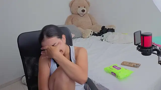 Snapshot of valerihouse chatting on 02/26/26, 01:38 valerihouse online show from 02/26/26, 01:38