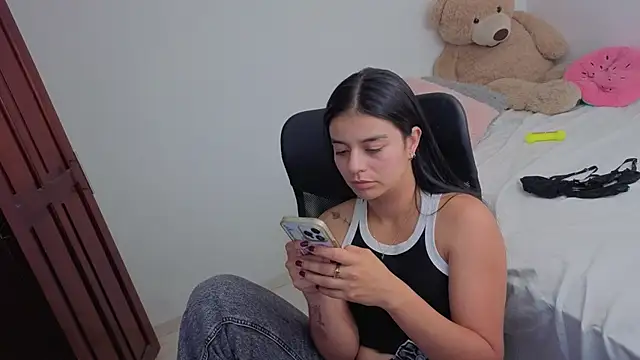 valerihouse online show from 04/11/26, 01:35