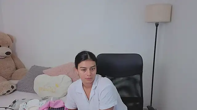 Snapshot of valerihouse chatting on 09/16/25, 12:44 valerihouse online show from 09/16/25, 12:44