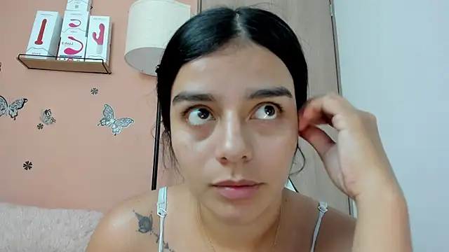 Snapshot of valerihouse chatting on 01/23/25, 10:33 valerihouse online show from 01/23/25, 10:33