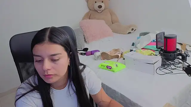 Snapshot of valerihouse chatting on 02/22/26, 12:57 valerihouse online show from 02/22/26, 12:57