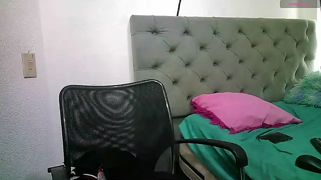 g0lden boss online show from 10/30/25, 05:10