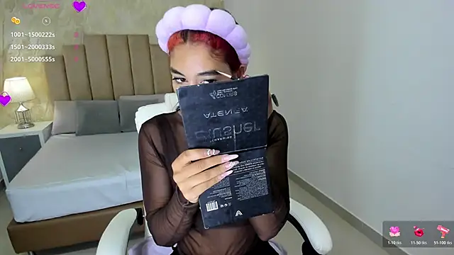 Scarlett 12 online show from 04/06/26, 10:49