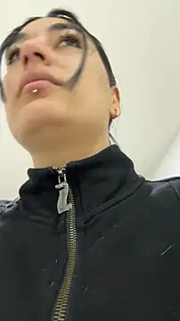 Scarlett 12 online show from 10/08/25, 12:07