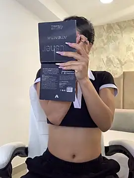 Scarlett 12 online show from 04/18/26, 09:11