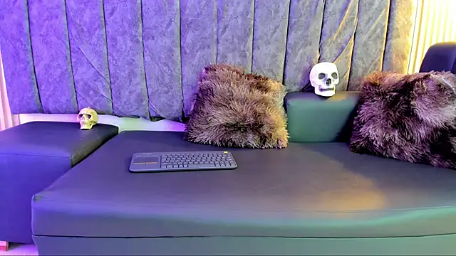 Snapshot of Rowan_Mills chatting on 09/24/25, 08:37 Rowan Mills online show from 09/24/25, 08:37