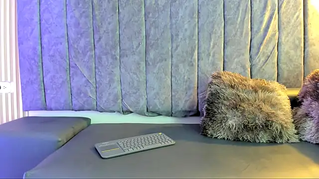 Snapshot of Rowan_Mills chatting on 09/27/25, 09:21 Rowan Mills online show from 09/27/25, 09:21