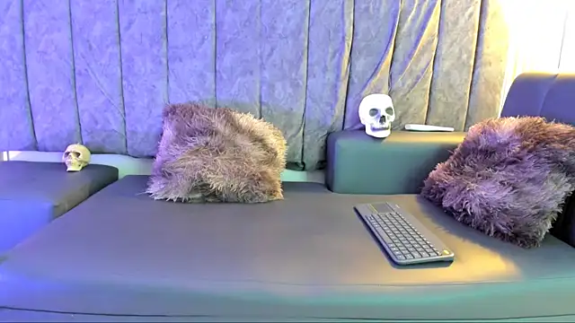 Snapshot of Rowan_Mills chatting on 09/28/25, 09:11 Rowan Mills online show from 09/28/25, 09:11