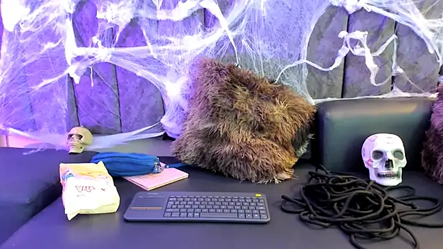 Snapshot of Rowan_Mills chatting on 10/08/25, 08:20 Rowan Mills online show from 10/08/25, 08:20