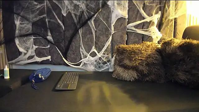 Snapshot of Rowan_Mills chatting on 10/29/25, 08:52 Rowan Mills online show from 10/29/25, 08:52