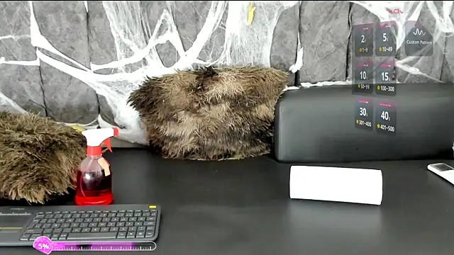 Snapshot of Rowan_Mills chatting on 10/12/25, 08:43 Rowan Mills online show from 10/12/25, 08:43