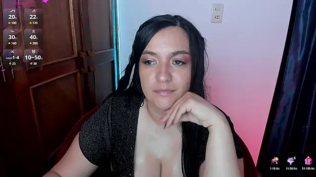 Snapshot of andrea-cohen chatting on 06/21/26, 06:19 andrea-cohen online show from 06/21/26, 06:19