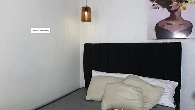 antonellariva  online show from 05/06/26, 07:29