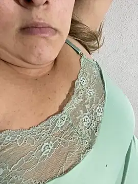 bruna438 online show from 12/01/25, 11:16