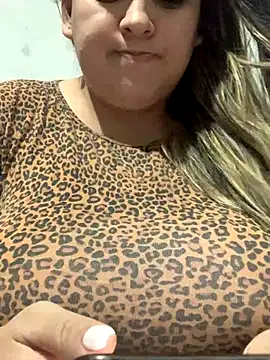 bruna438 online show from 11/17/25, 11:31