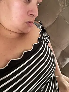 bruna438 online show from 12/03/25, 12:15