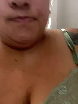 bruna438 online show from 12/19/25, 11:34