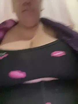 bruna438 online show from 04/30/26, 10:33