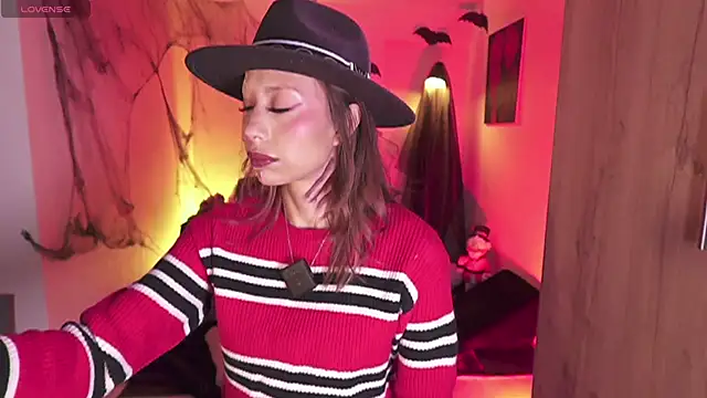 AnnaKimm online show from 10/31/25, 11:55