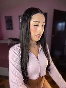 Snapshot of _Denisse444 chatting on 12/15/25, 09:31 Denisse444 online show from 12/15/25, 09:31