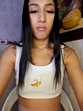 Snapshot of _Denisse444 chatting on 10/12/25, 10:33 Denisse444 online show from 10/12/25, 10:33