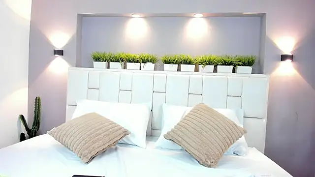 LunnaBlake online show from 11/12/25, 04:16