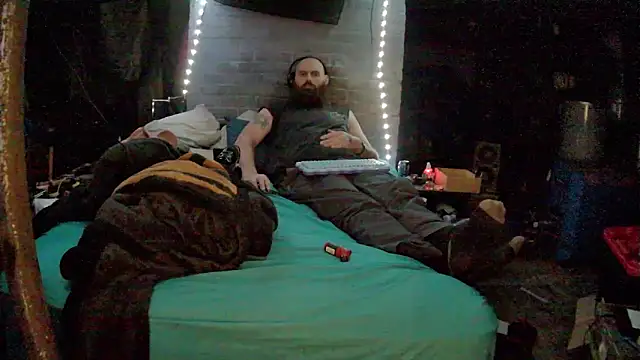 Cowboy815 online show from 12/20/25, 03:42