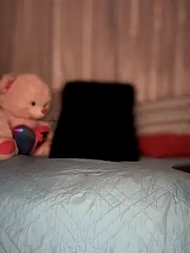 Snapshot of AmyRoss_1 chatting on 10/15/25, 06:05 AmyRoss 1 online show from 10/15/25, 06:05