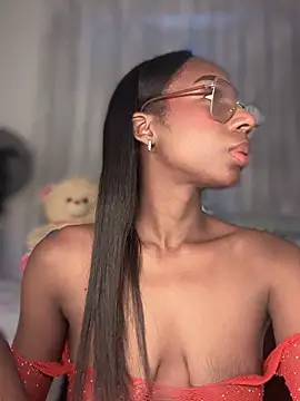 Snapshot of AmyRoss_1 chatting on 10/20/25, 06:41 AmyRoss 1 online show from 10/20/25, 06:41