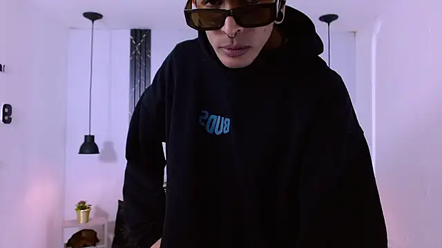 Franvill Trato online show from 01/12/26, 07:31