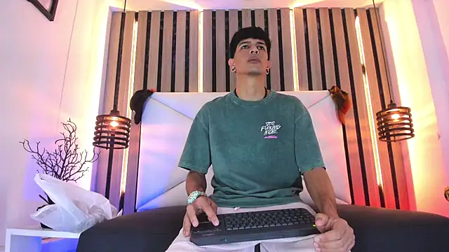 Franvill Trato online show from 12/19/25, 07:49