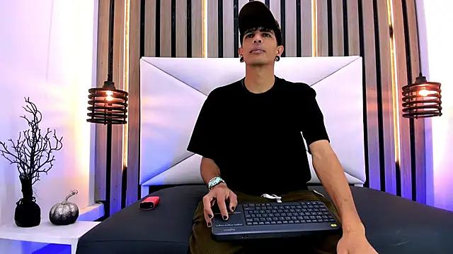 Franvill Trato online show from 10/22/25, 06:40