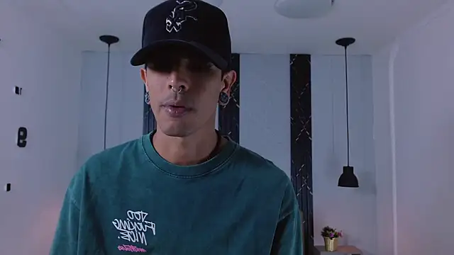 Franvill Trato online show from 11/04/25, 07:06