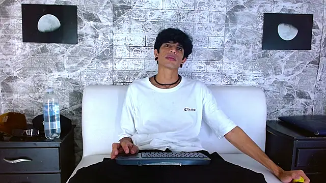 Franvill Trato online show from 12/15/25, 07:31