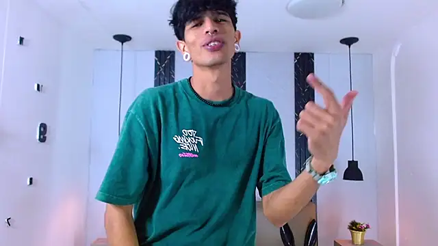 Franvill Trato online show from 11/01/25, 06:46