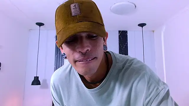 Franvill Trato online show from 12/03/25, 08:19