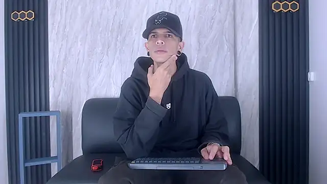 Snapshot of Franvill_Trato chatting on 10/12/25, 12:06 Franvill Trato online show from 10/12/25, 12:06