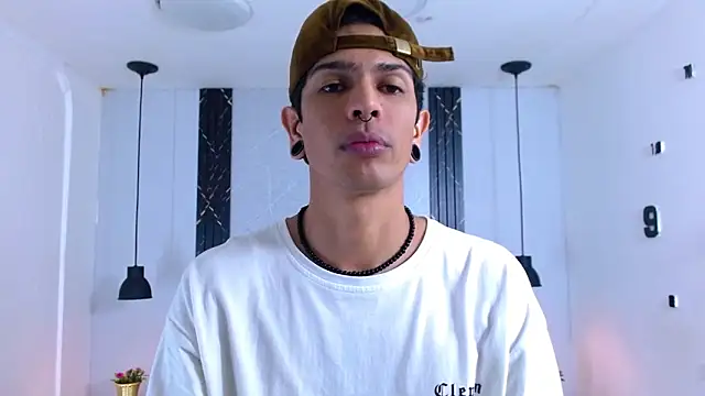 Franvill Trato online show from 11/28/25, 07:03