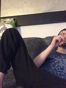 Snapshot of jaycoy22 chatting on 01/13/26, 04:22 jaycoy22 online show from 01/13/26, 04:22