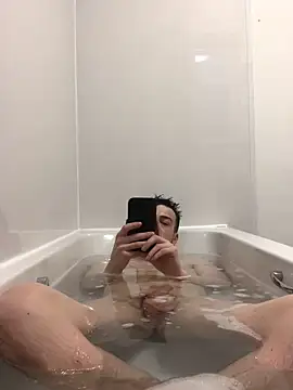 Snapshot of jaycoy22 chatting on 02/18/26, 05:20 jaycoy22 online show from 02/18/26, 05:20