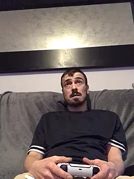 Snapshot of jaycoy22 chatting on 02/24/26, 09:26 jaycoy22 online show from 02/24/26, 09:26