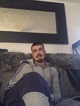 Snapshot of jaycoy22 chatting on 01/31/26, 08:51 jaycoy22 online show from 01/31/26, 08:51